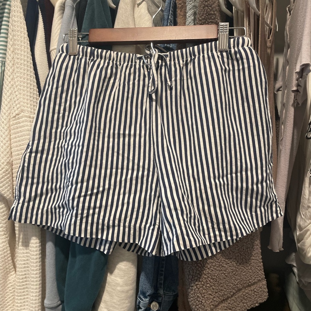 H&M Navy and White Striped Women's Shorts